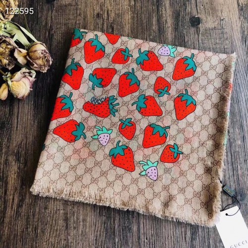 Gucci Scarf STRAWBERRIES GGS32145